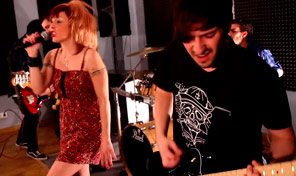 Trece Días graba una versión de 'Backseat Serenade' Trece Días graba una versión de 'Backseat Serenade'