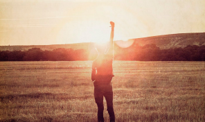 Kitai adelanta 'Que Vienen' Kitai adelanta 'Que Vienen'