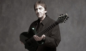 Allan Holdsworth&colon; &laquo;No entend&iacute;a que hab&iacute;a composiciones que pod&iacute;an hacerme llorar y&comma; otras&comma; que me sintiera contento&raquo;
