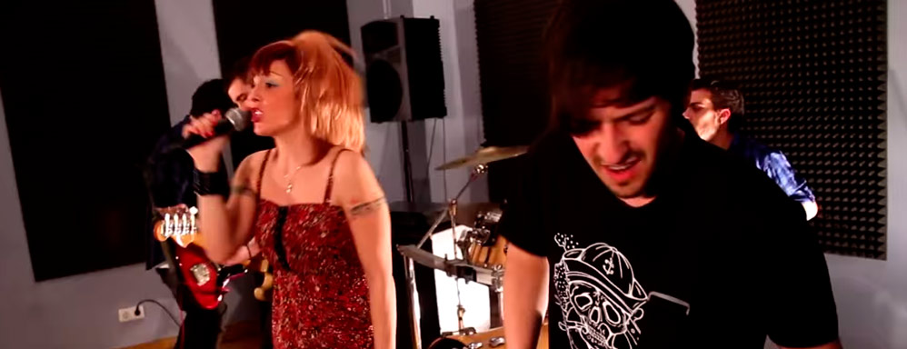 Trece D&iacute;as graba una versi&oacute;n de 'Backseat Serenade'