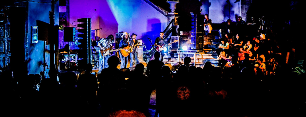 Red Beard presenta &OpenCurlyQuote;All or nothing&rsquo;